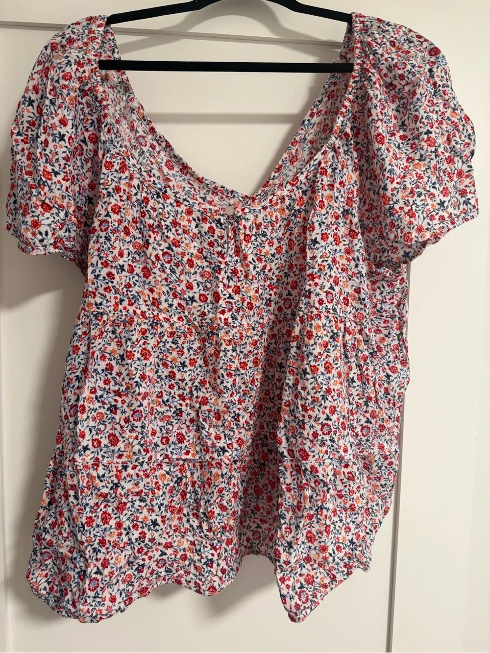 Old Navy White Floral Peasant Blouse with Red & Blue Print